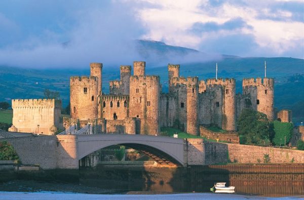 North Wales Llandudno, Conwy Castle & Snowdonia National Park